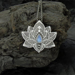 Collier Pendentif Lotus Vintage